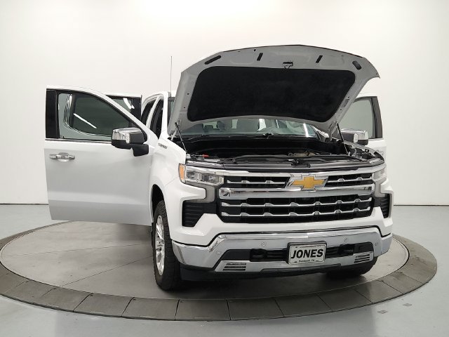 Used 2023 Chevrolet Silverado 1500 LTZ AWD/4WD image 11