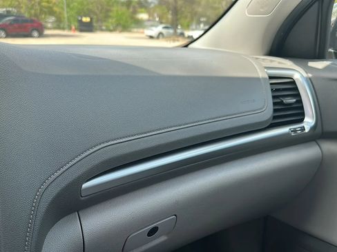 Used 2016 GMC Acadia SLE image 38