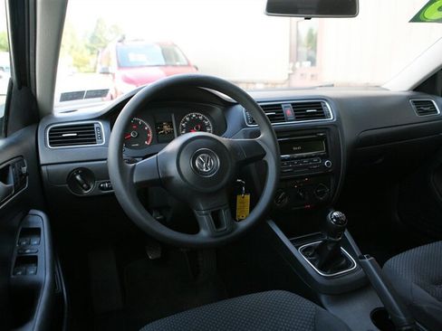Used 2013 Volkswagen Jetta S FWD image 11
