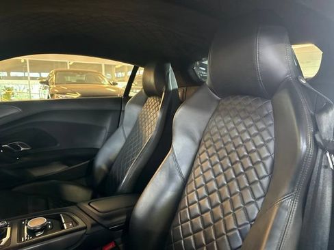 Used 2020 Audi R8 V10 w/ Carbon Exterior Package AWD/4WD image 12