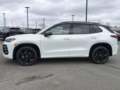 New 2026 Volkswagen Tiguan SE R-Line image 2