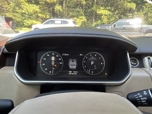 Used 2017 Land Rover Range Rover Supercharged AWD/4WD image 29