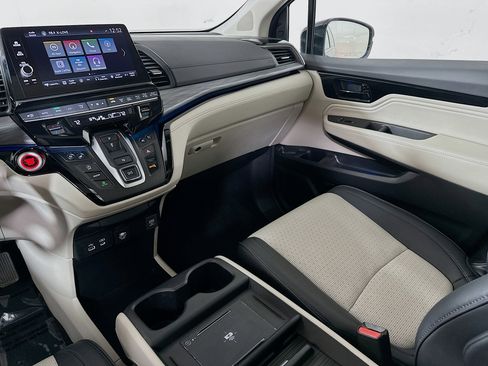 Used 2025 Honda Odyssey Elite image 22
