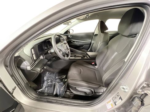 Used 2023 Hyundai Elantra SEL FWD image 19