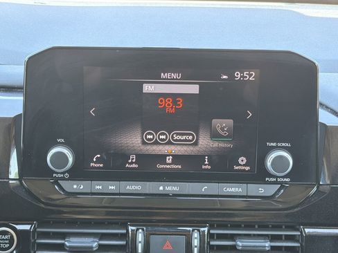 Certified 2024 Nissan Pathfinder SV w/ SV Premium Package FWD image 3