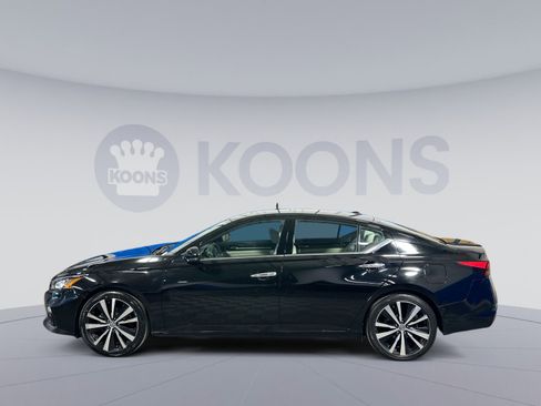 Used 2019 Nissan Altima 2.5 Platinum image 2