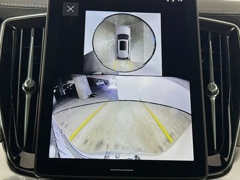 Certified 2026 Volvo XC90 T8 Plus w/ Protection Package Premier AWD/4WD image 14