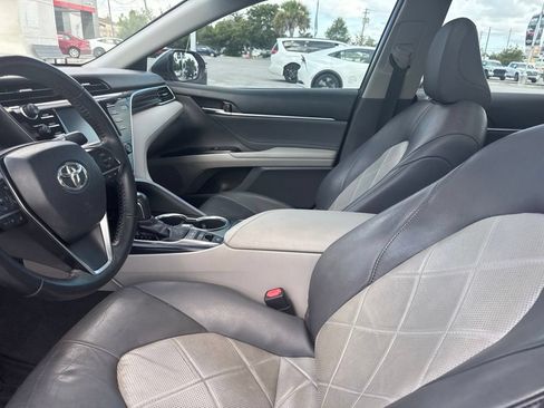 Used 2018 Toyota Camry XLE FWD image 22