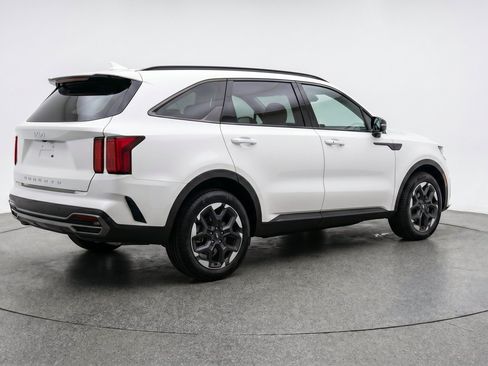 Used 2024 Kia Sorento S AWD/4WD image 9