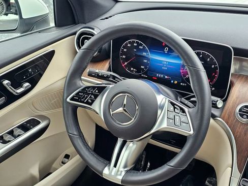 Certified 2025 Mercedes-Benz GLC 300 4MATIC image 31
