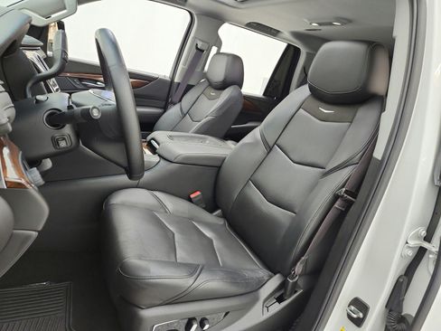Used 2017 Cadillac Escalade Luxury RWD image 18