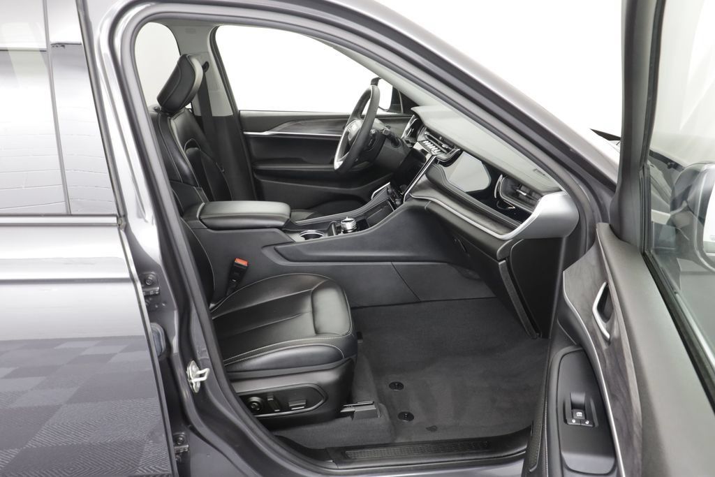 Used 2023 Jeep Grand Cherokee 4WD 4xe image 22