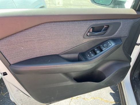 Used 2021 Nissan Rogue S AWD/4WD image 5