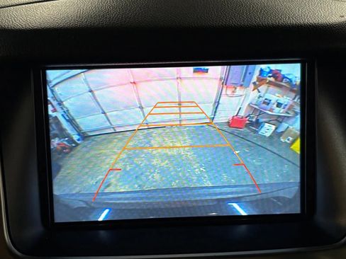 Used 2016 Chevrolet Suburban LT image 12