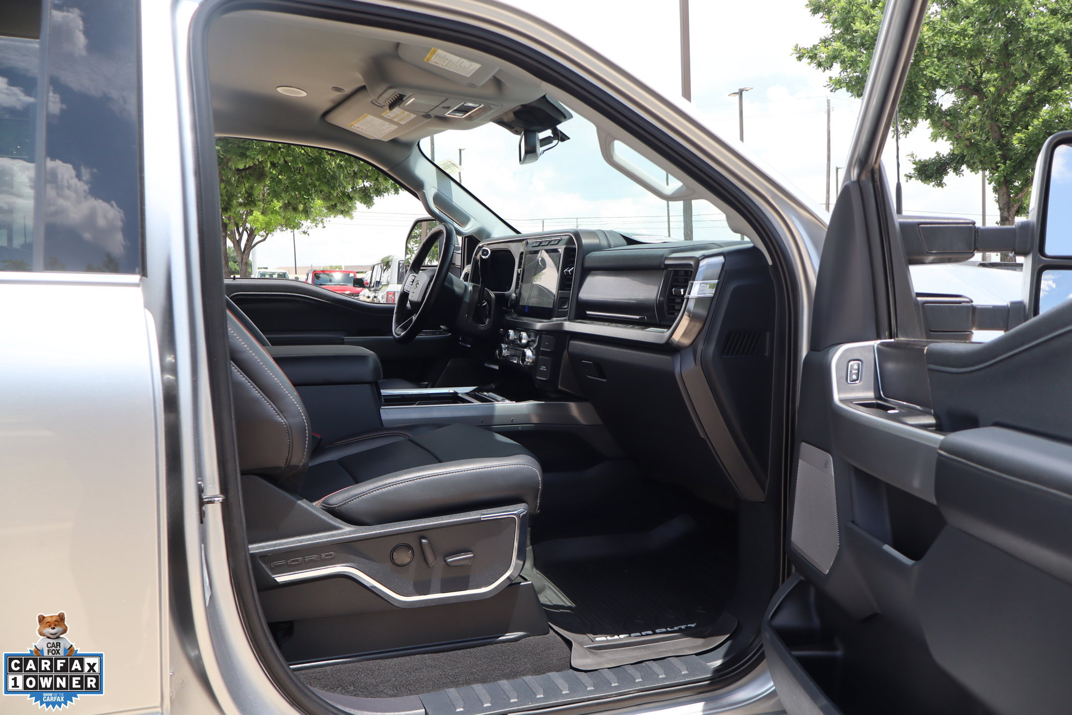 Used 2024 Ford F350 Lariat w/ Lariat Ultimate Package AWD/4WD image 29