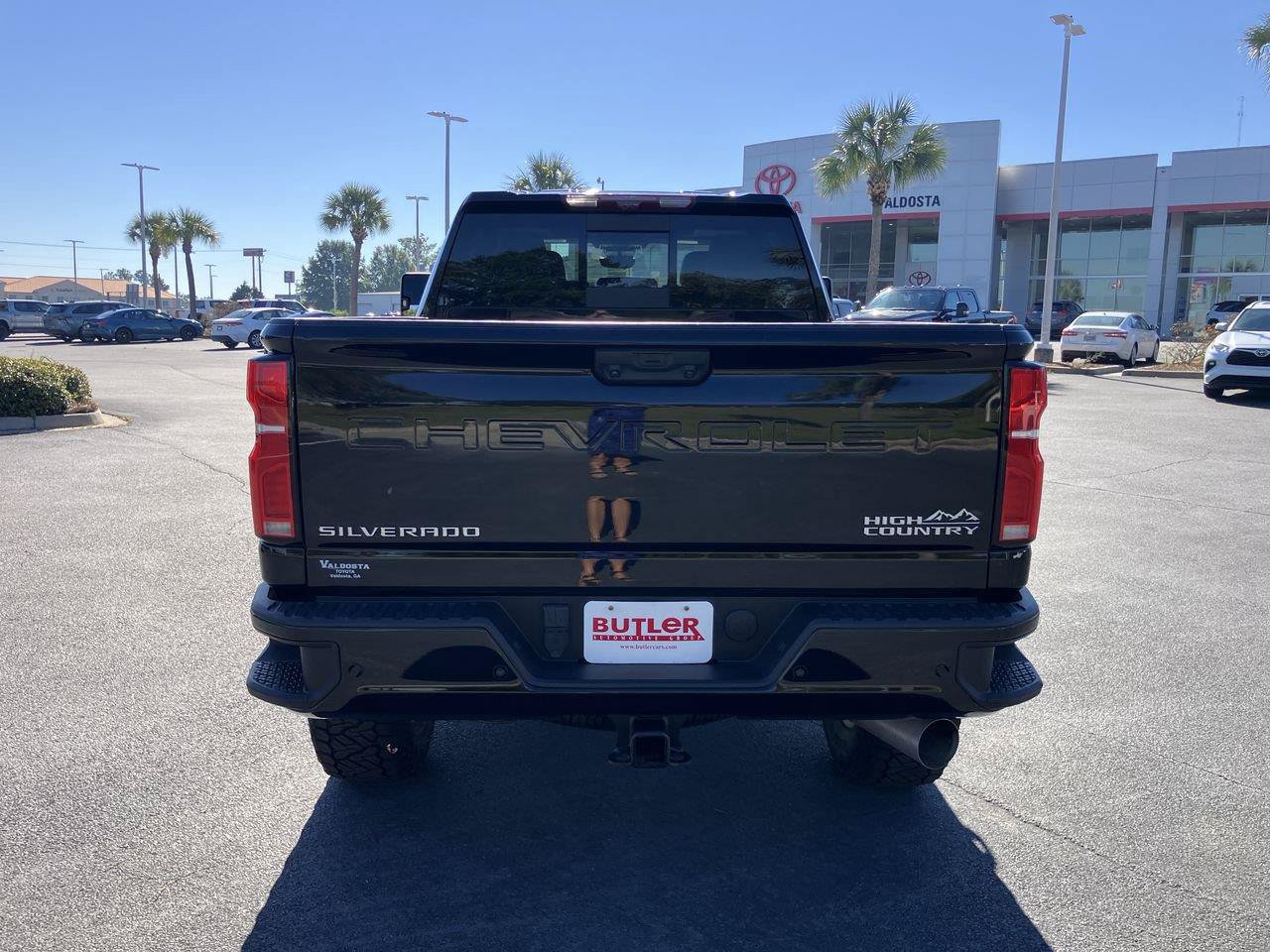 Used 2024 Chevrolet Silverado 3500 High Country w/ High Country Premium Package AWD/4WD image 4