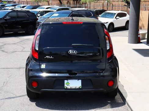 Used 2017 Kia Soul FWD image 10