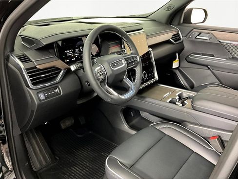 New 2026 GMC Acadia Denali image 8