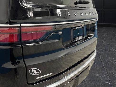 Used 2023 Jeep Wagoneer 4WD image 40