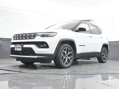 Used 2025 Jeep Compass Limited AWD/4WD image 46