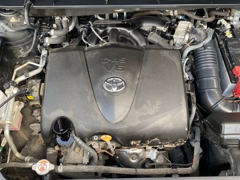 Used 2021 Toyota Highlander Platinum image 15