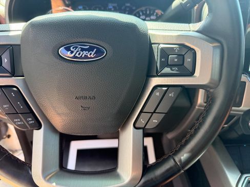 Used 2022 Ford F450 Platinum w/ FX4 Off-Road Package AWD/4WD image 37