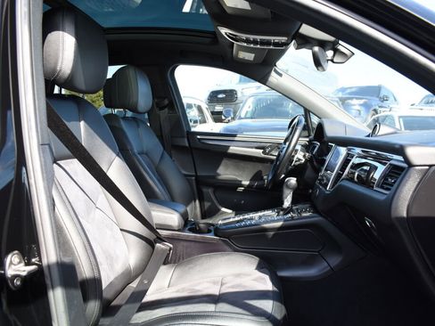 Used 2018 Porsche Macan Sport Edition image 34