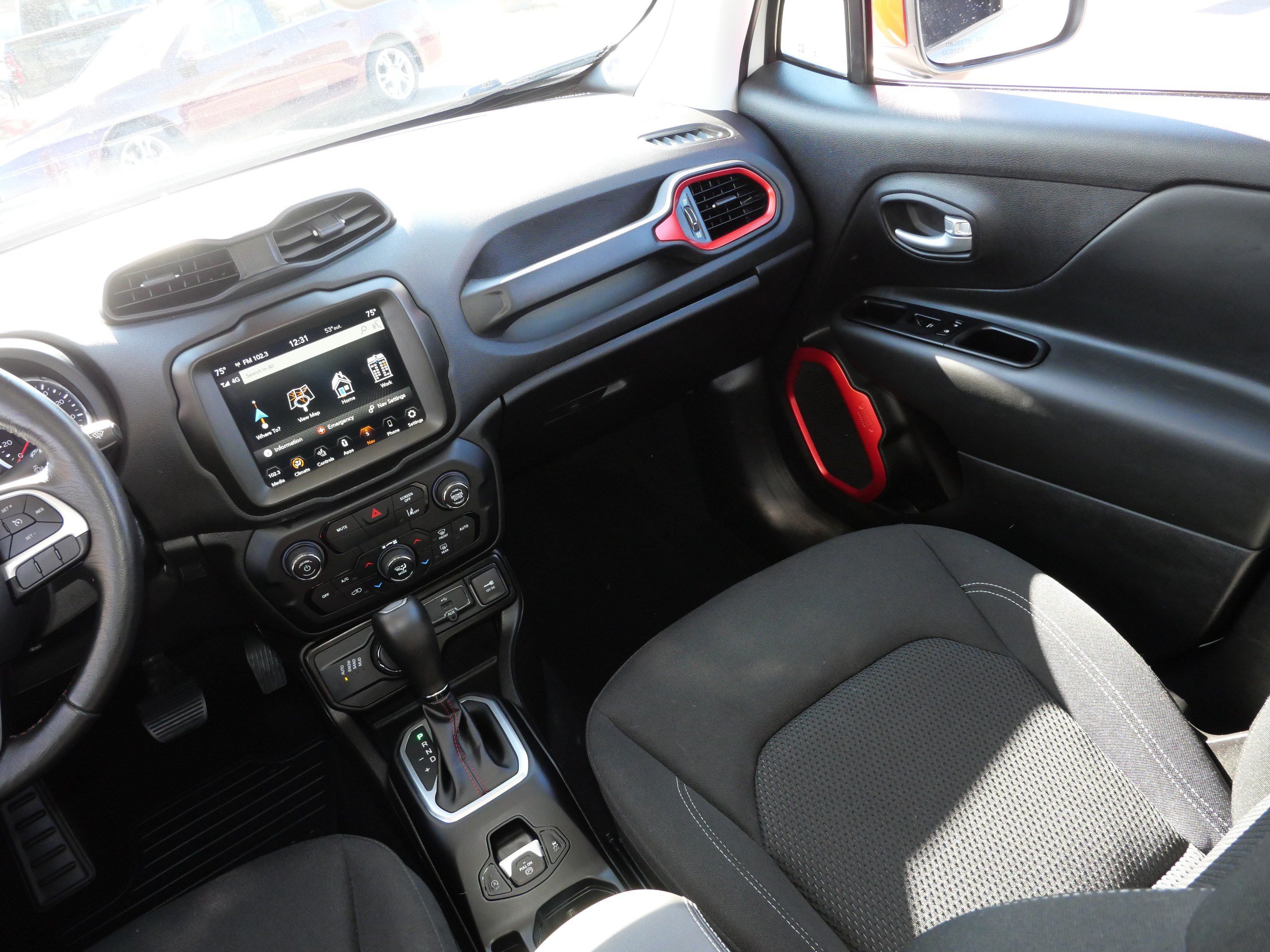 Used 2023 Jeep Renegade Latitude w/ Sun/Sound Group AWD/4WD image 11
