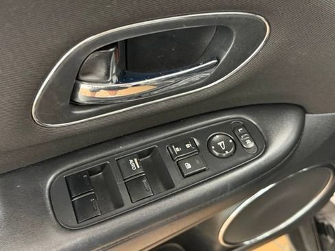 Used 2017 Honda HR-V EX image 20