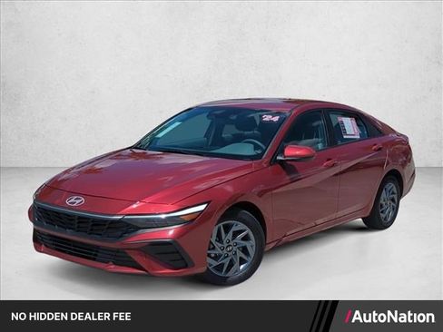 Used 2024 Hyundai Elantra SEL FWD image 1