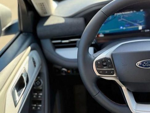 New 2026 Ford Explorer Active w/ Active Comfort Package image 17