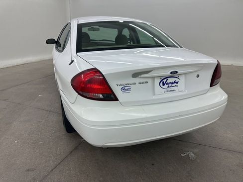 Used 2004 Ford Taurus SES image 9