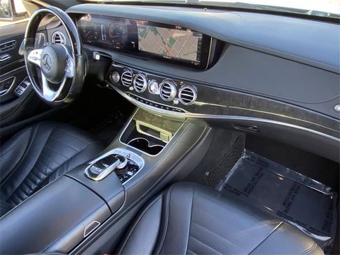 Used 2019 Mercedes-Benz S 560 Sedan image 20