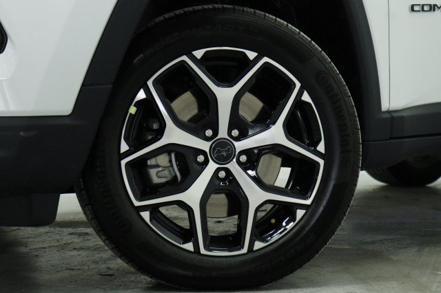 Used 2026 Jeep Compass Limited AWD/4WD image 3