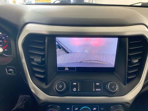 Used 2023 GMC Acadia SLT w/ LPO, Floor Liner Package FWD image 42
