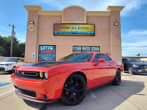 Used 2015 Dodge Challenger SXT Plus w/ Driver Convenience Group RWD image 1
