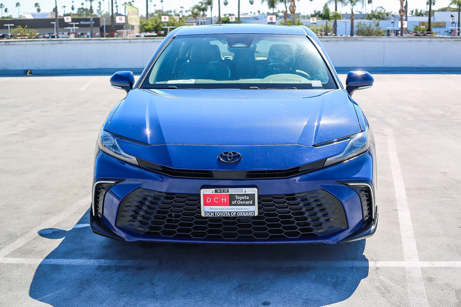 Used 2025 Toyota Camry SE w/ Convenience Package FWD image 3