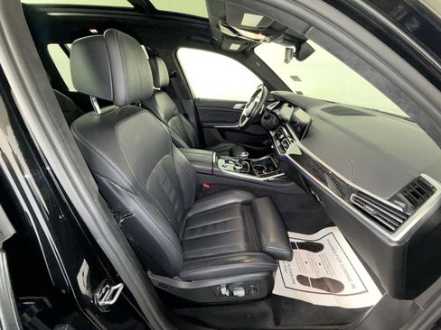 Used 2021 BMW X7 xDrive40i w/ M Sport Package AWD/4WD image 28