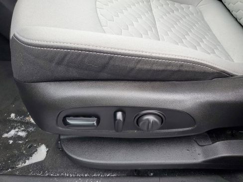 Used 2019 Chevrolet Equinox LS w/ LS Convenience Package image 6