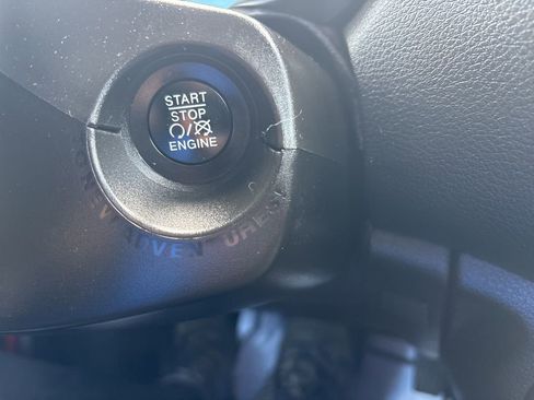 Used 2021 Jeep Renegade Trailhawk w/ Trailer Tow Group image 36