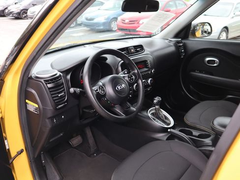Used 2014 Kia Soul + FWD image 8