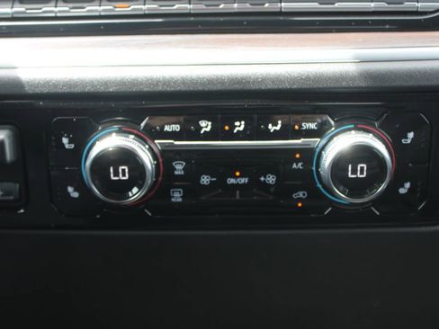 Used 2025 GMC Sierra 1500 SLT AWD/4WD image 41