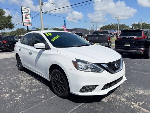 Used 2019 Nissan Sentra SV FWD image 1
