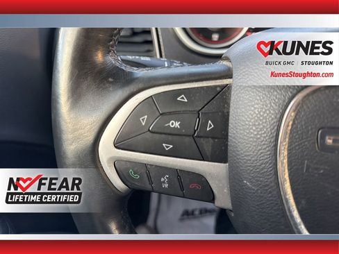 Used 2015 Dodge Challenger SXT Plus image 21