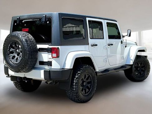 Used 2016 Jeep Wrangler Unlimited Sahara AWD/4WD image 6