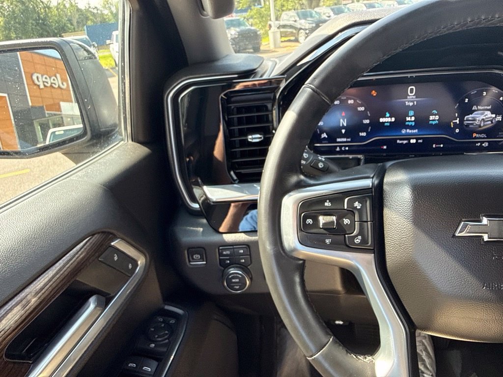 Used 2023 Chevrolet Silverado 1500 RST AWD/4WD image 24