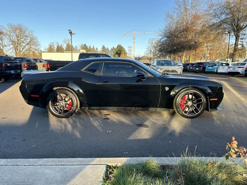 Used 2019 Dodge Challenger SRT Hellcat image 6