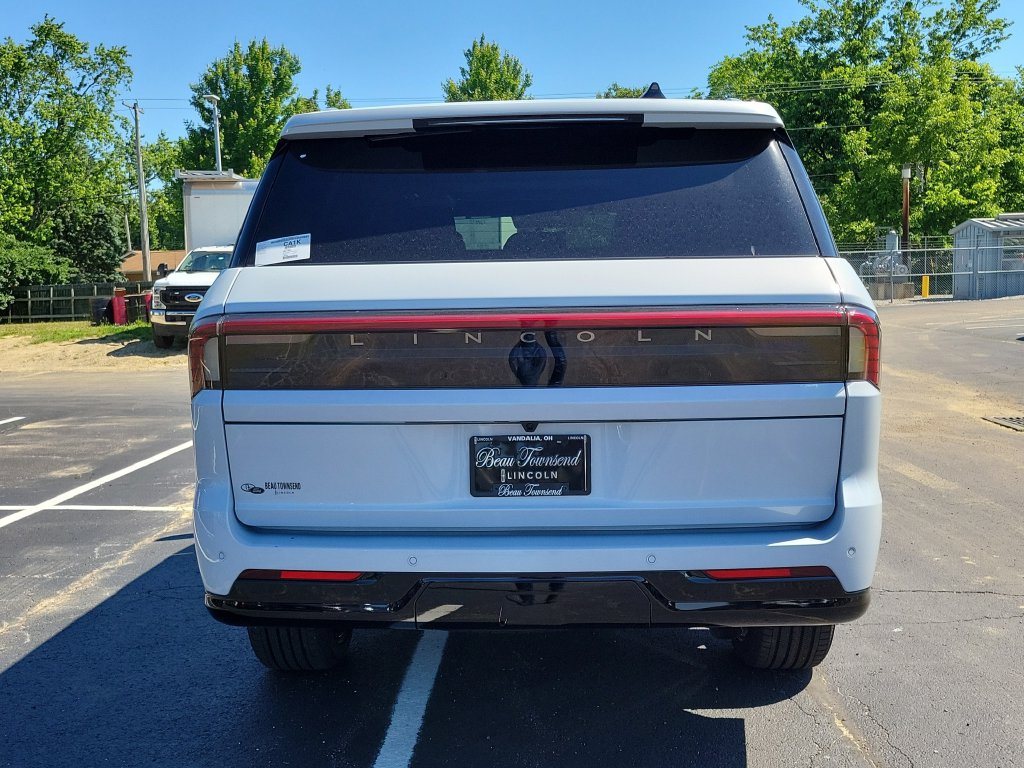 New 2026 Lincoln Navigator L Black Label AWD/4WD image 5