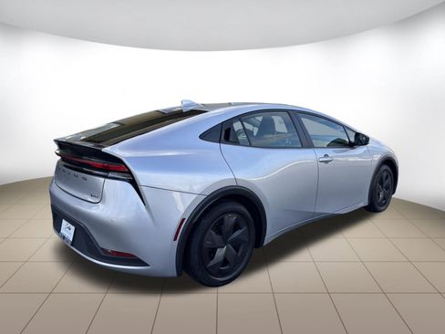 Used 2024 Toyota Prius LE image 6