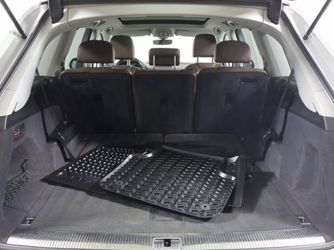 Used 2018 Audi Q7 3.0T Premium Plus w/ Premium Plus Package image 16